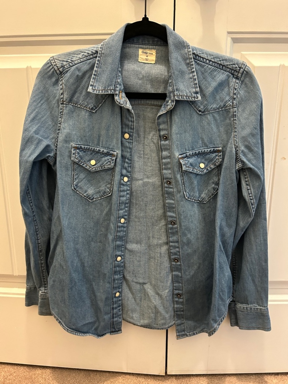 GAP Women’s Denim Pearl Snap